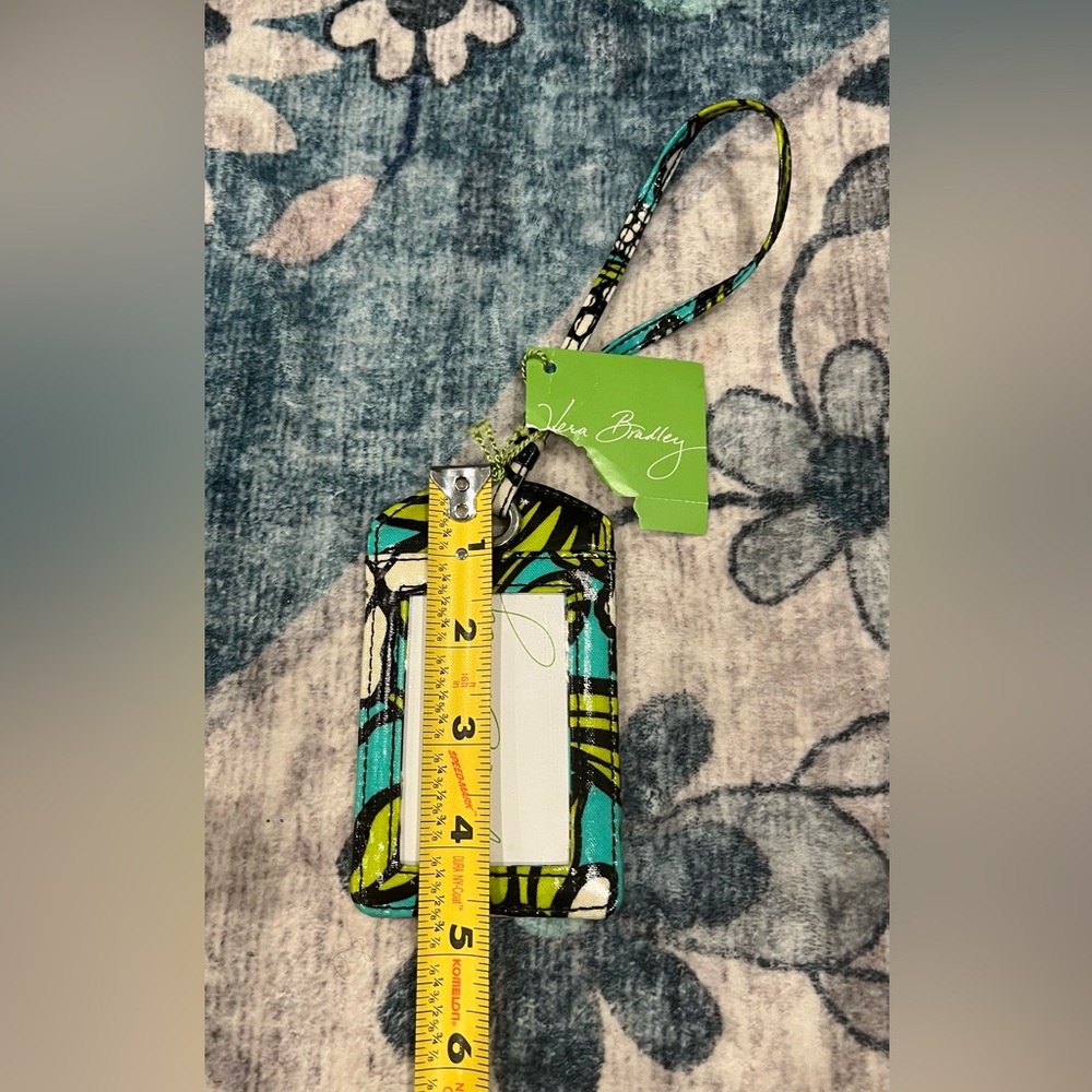 Vera Bradley Floral Blue and Green Luggage Tag
NWT - Picture 5 of 5